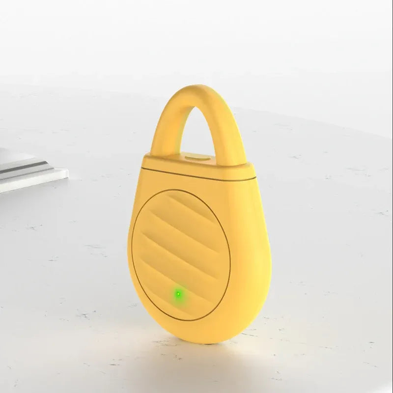 🐦No more trouble from birds, beasts and locusts！Portable Ultrasonic Bird Repellent Keychain
